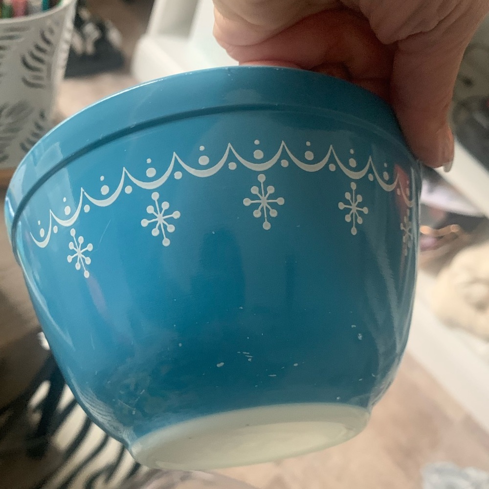 Vintage Pyrex  750ml Glass Mixing Batter Nesting Bowl, 3 1/2 x 5 1/2 Inches